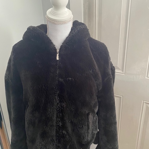 Zara faux fur - Picture 5 of 8